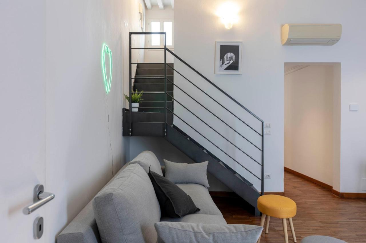 Charme In Santa Maria Novella Apartment ฟลอเรนซ์ ภายนอก รูปภาพ